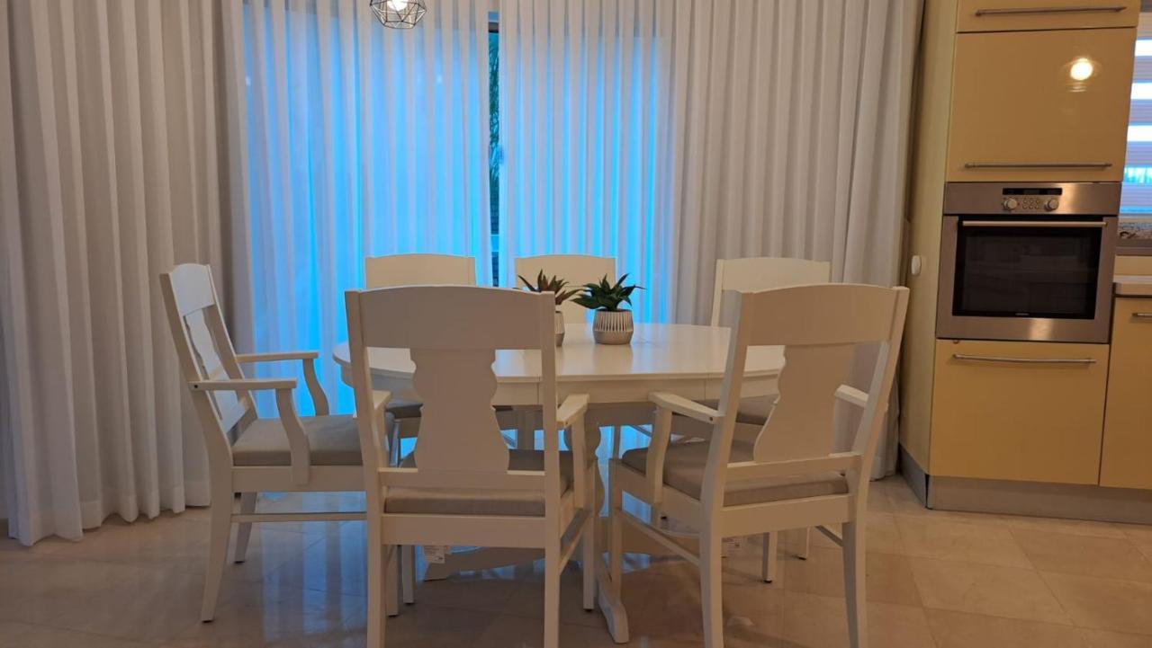 אבני החושן- Avnei Hoshen Aparthotel Naharia Buitenkant foto
